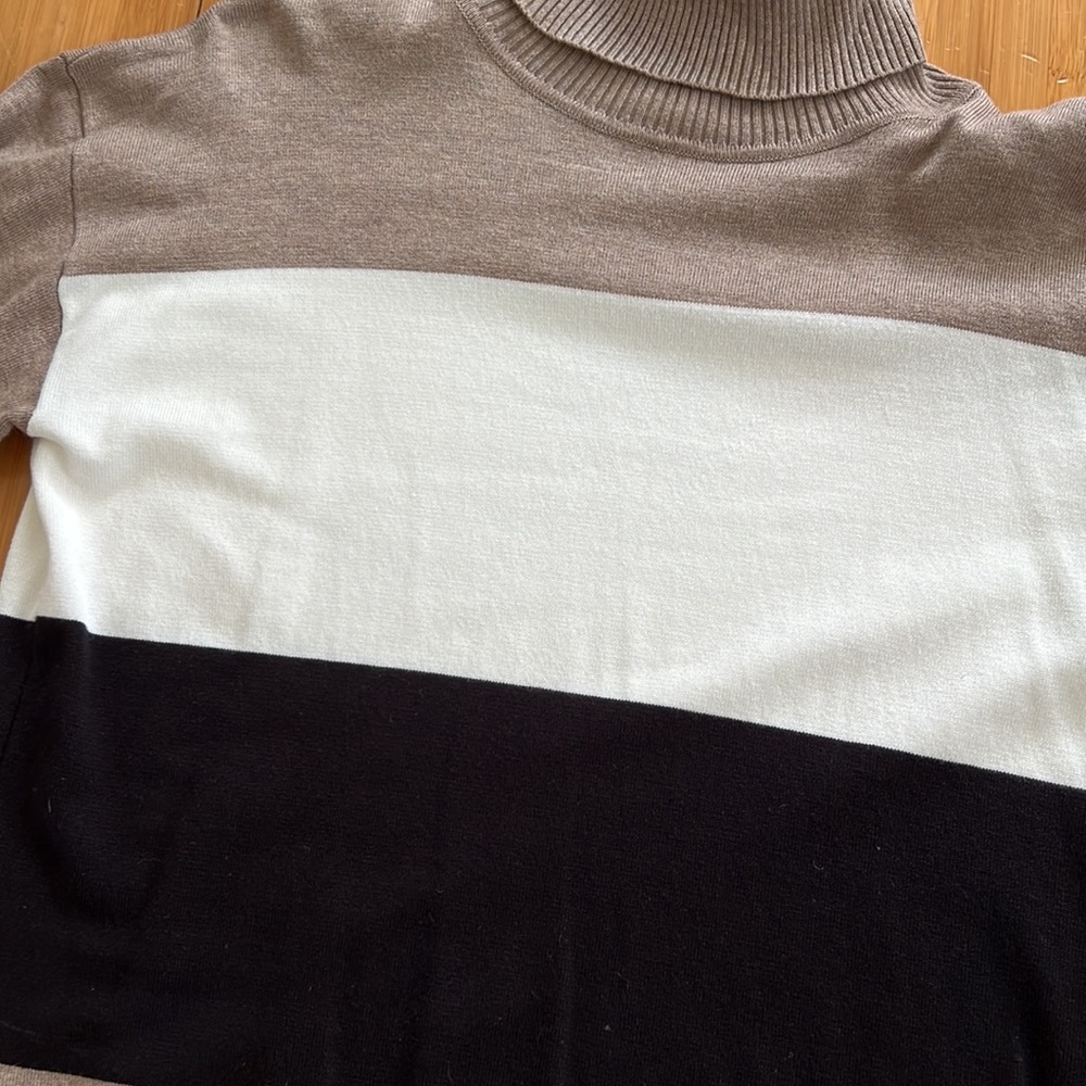 Long sleeve turtleneck sweater - Picture 2 of 6